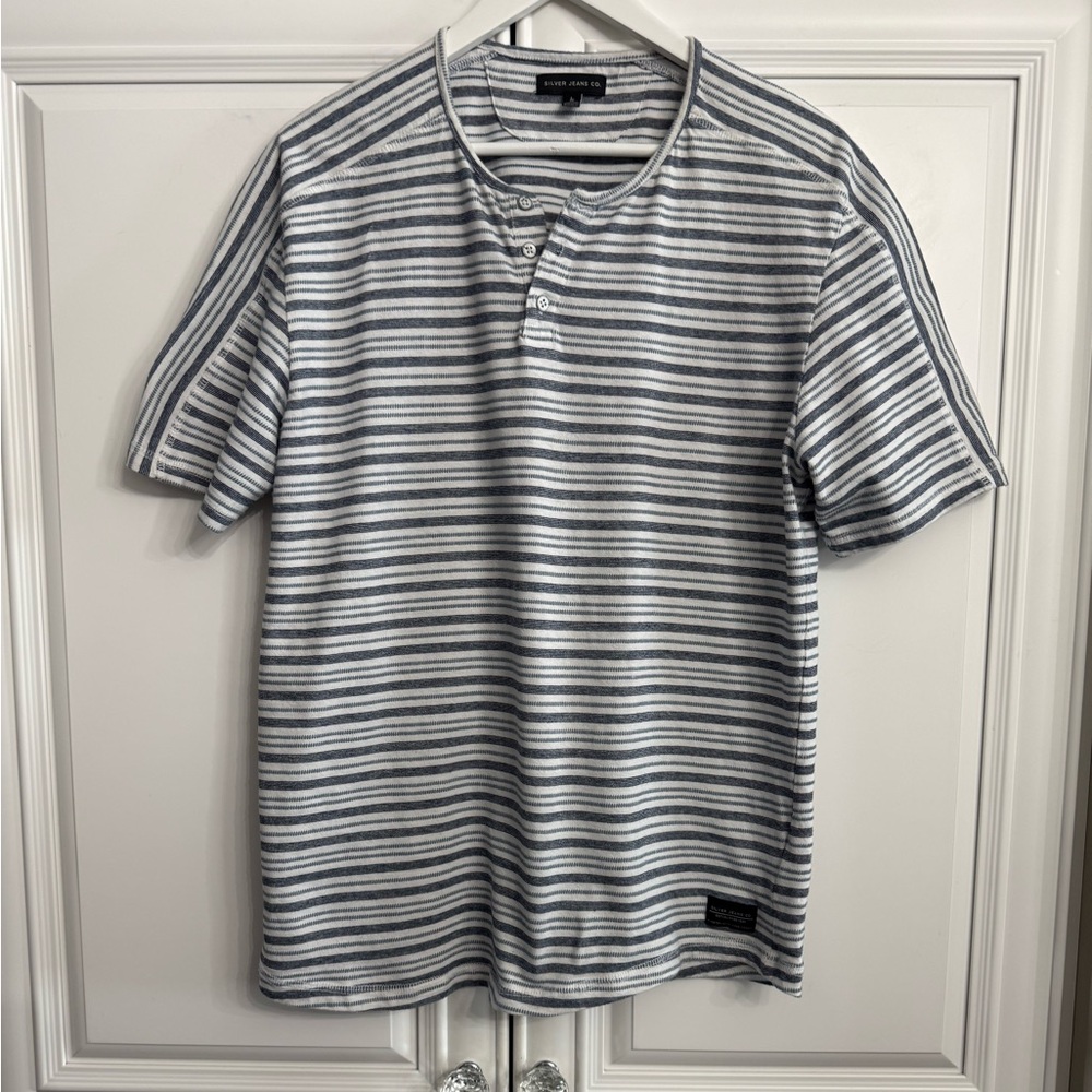 Silver Jeans Co. Men’s Large Short Sleeve Henley Blue + White Horizontal Stripes